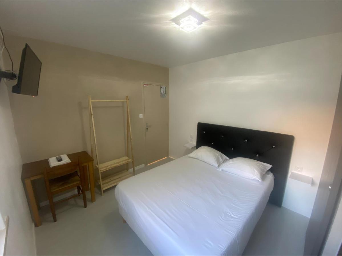 California Hotel Maretz ภายนอก รูปภาพ